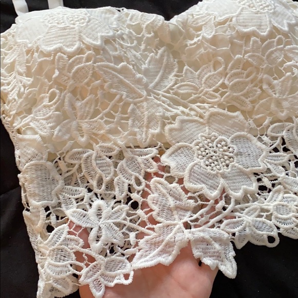 White lace cropped tank top! Size small - Picture 2 of 8
